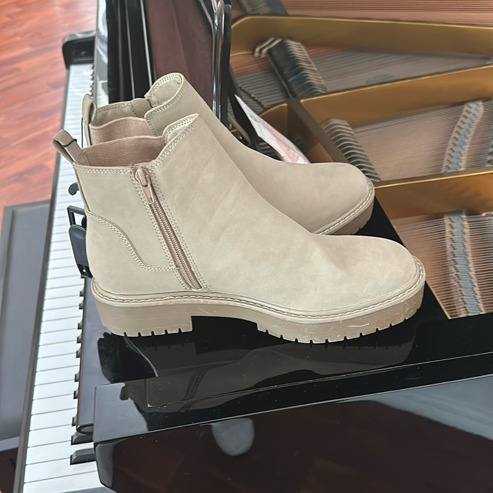 Ankle boots NWT